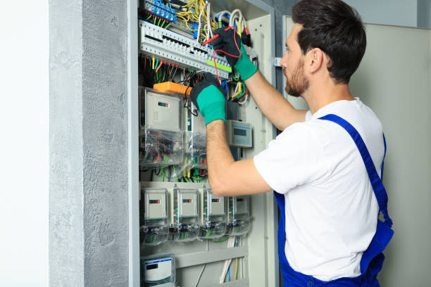 Best Emergency Electrical Repair  in Saratoga, WY